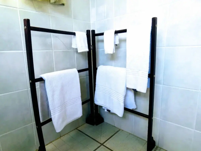 Wild Olive Cottage for 2 People in Wonderful Garden!