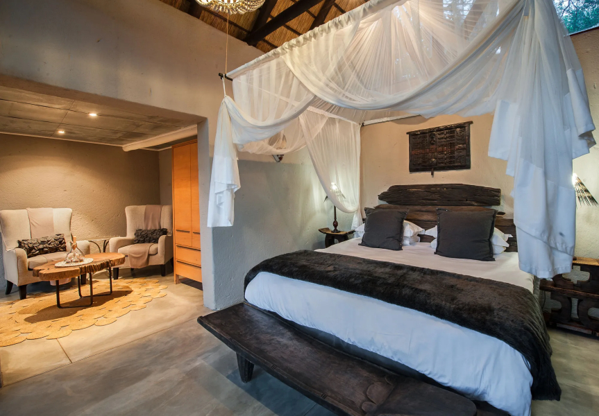 Pondoro Game Lodge  - Open to Kruger Park