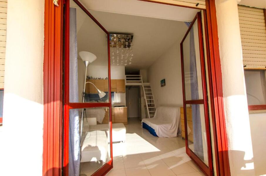 Fantastic studio, 2 min from the beach, sea view !