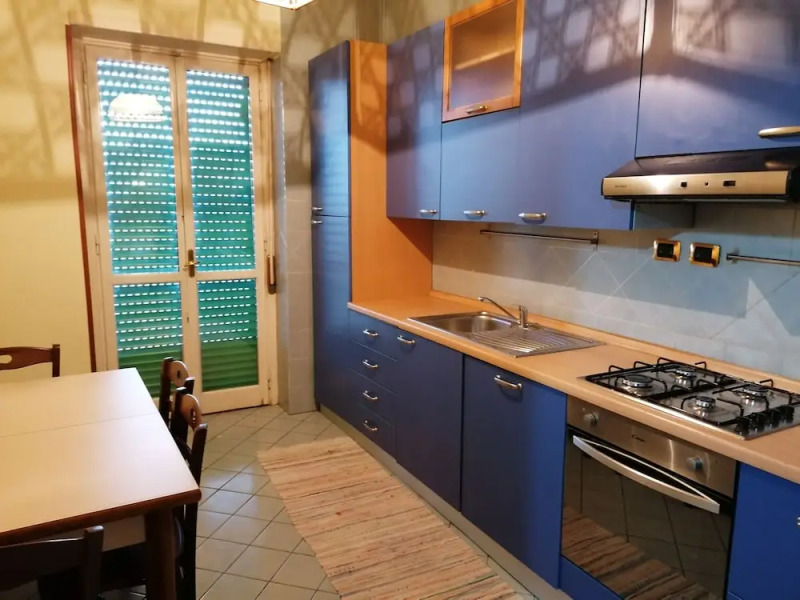 Rent Rooms in Nola na