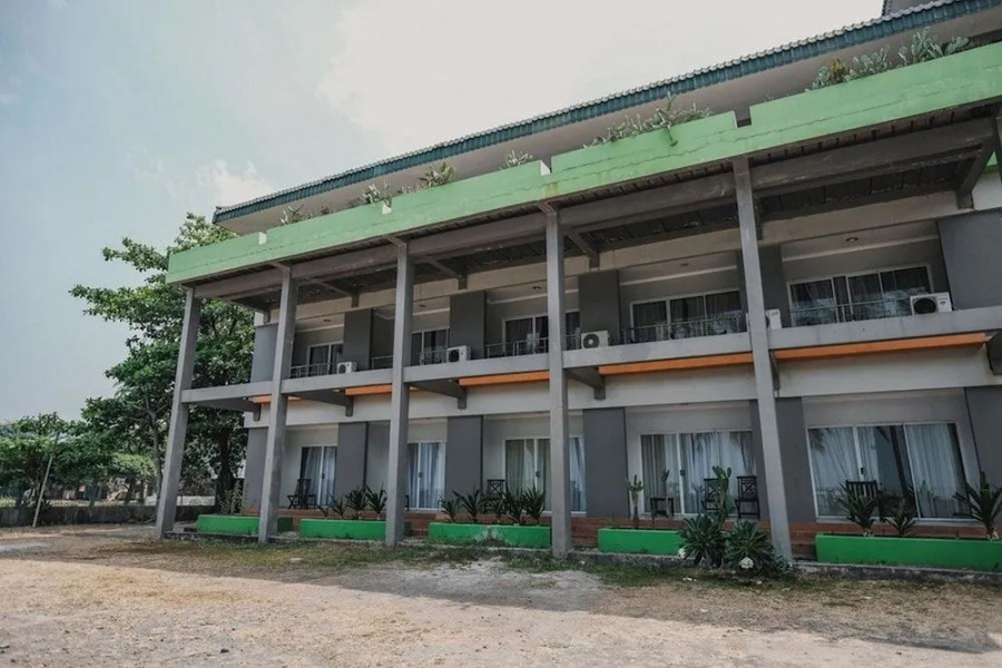 RedDoorz Plus near Pelabuhan Merak