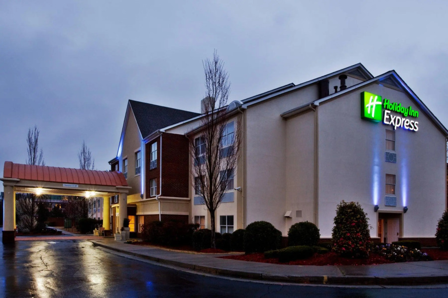 Holiday Inn Express Alpharetta - Roswell by IHG