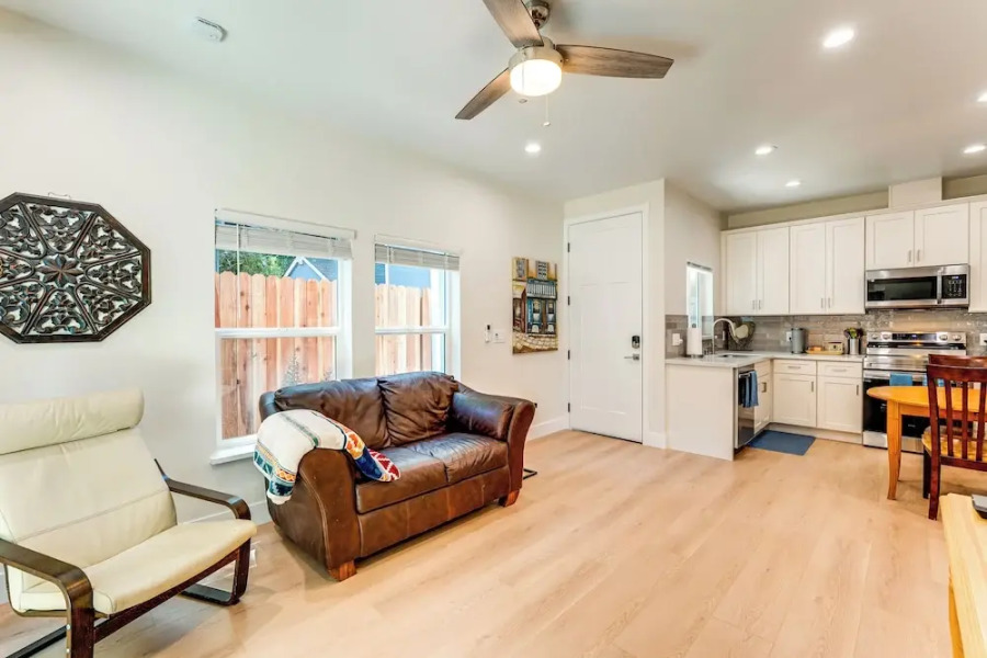 3 Mi to UC Davis: Retreat w/ Furnished Patio!