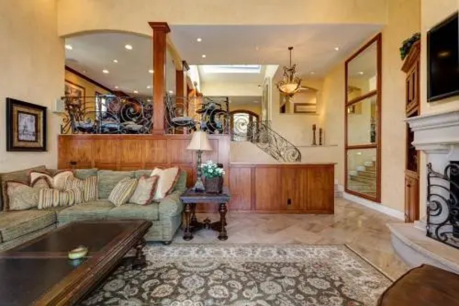 317 Carnation, Corona Del Mar