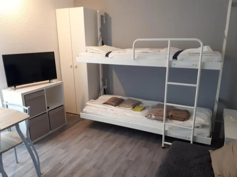 Studio 2 + 2 dans résidence avec piscine