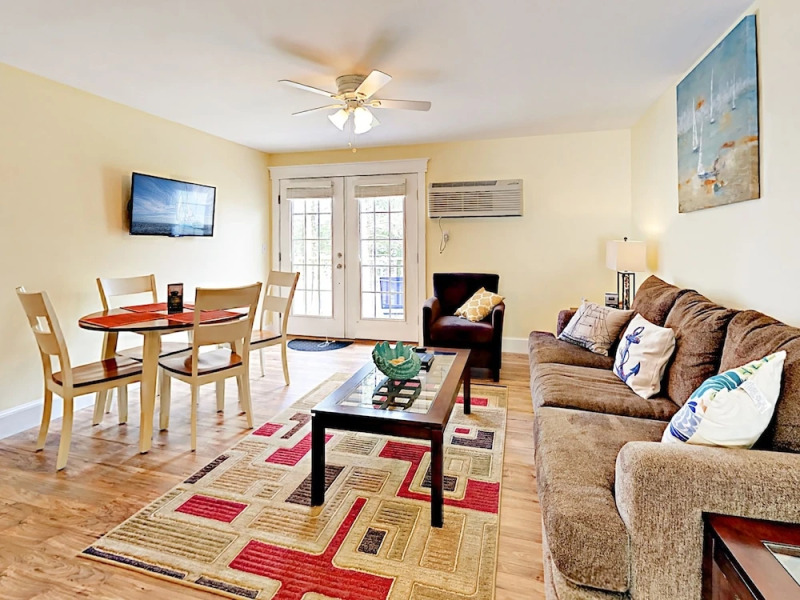 New 1br  W/ Water-view Deck 1 Bedroom Condo