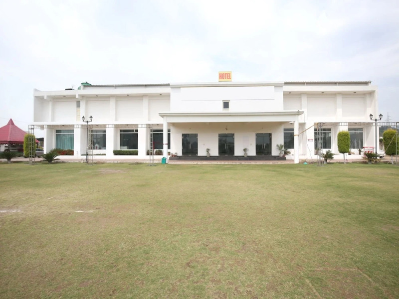 OYO 12766 Nimantran Resort