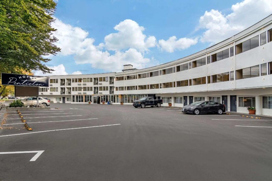 Coast Penticton Hotel
