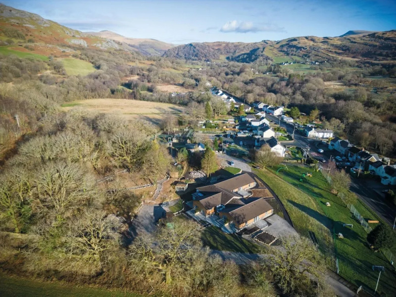 Suite 8 - Sleeping Giant Hotel - PEN Y CAE Inn