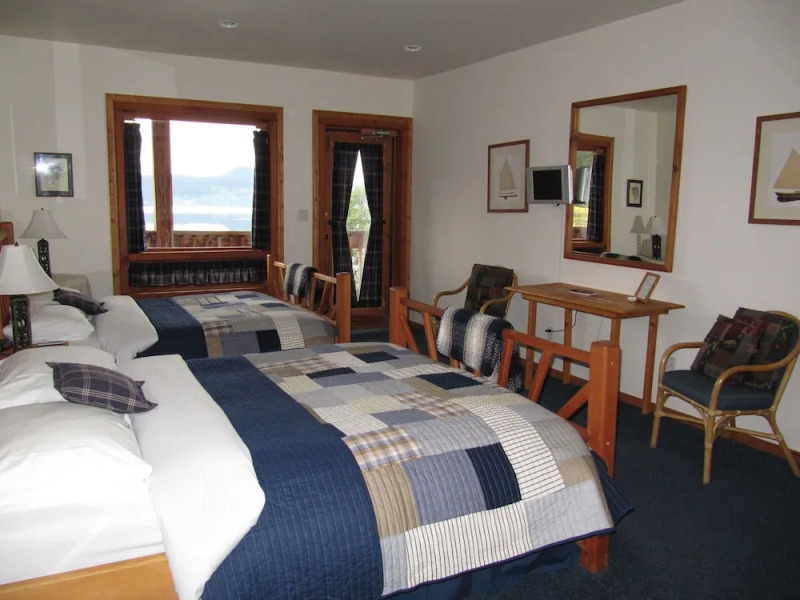 Arbutus Cove Guesthouse