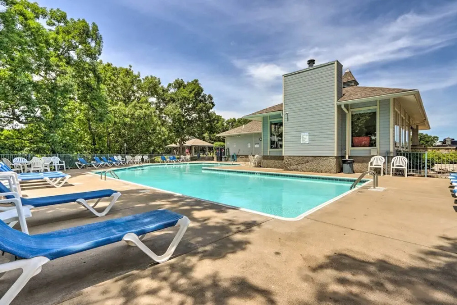 Lakefront Ozark Getaway w/ Views + Community Perks