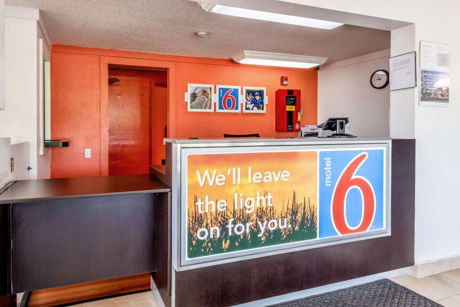 Motel 6 Mansfield, OH