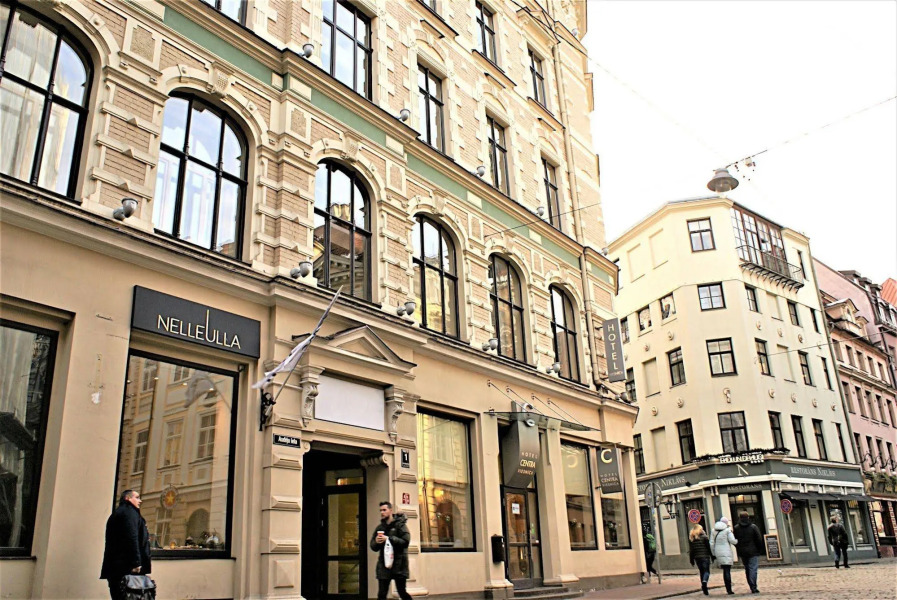 Rixwell Centra Hotel