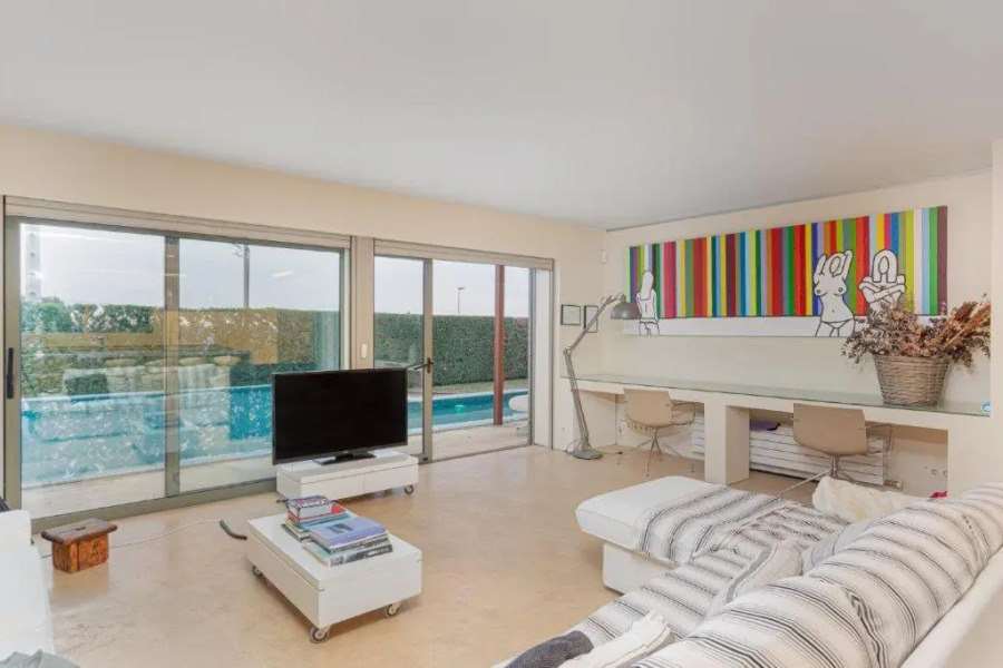 Infinity pool House in Vilopriu