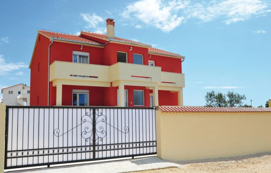 Awesome Home in Pakostane With Wifi and 5 Bedrooms