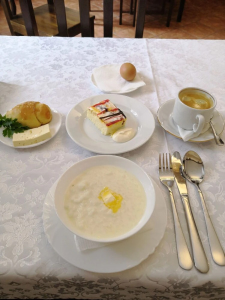 Elbrus HiLoft Hostel