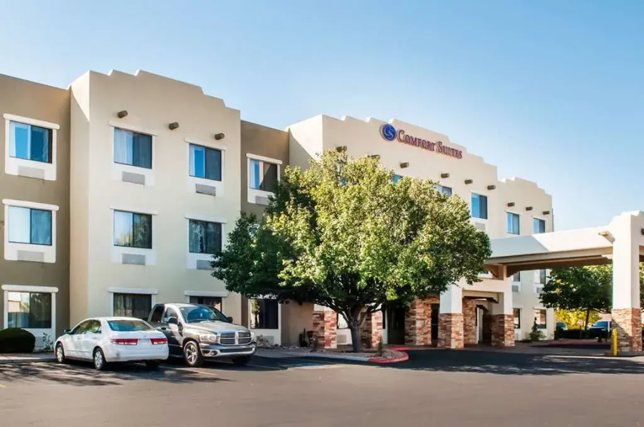 Comfort Suites