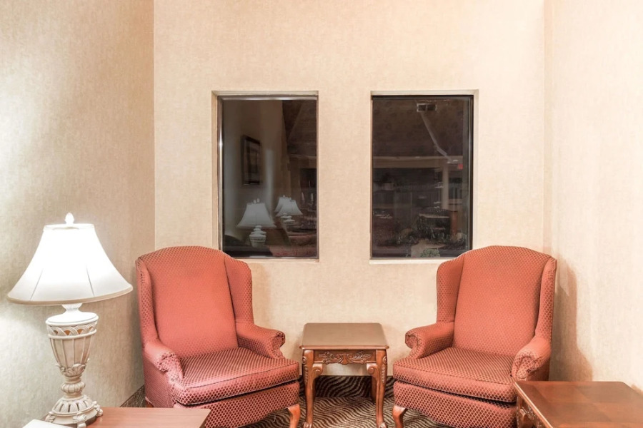 Super 8 By Wyndham Liverpool/Clay/Syracuse Area