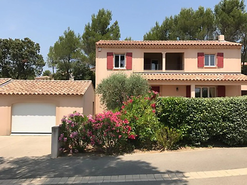 Beautiful Villa in Saumane-de-Vaucluse with Garden