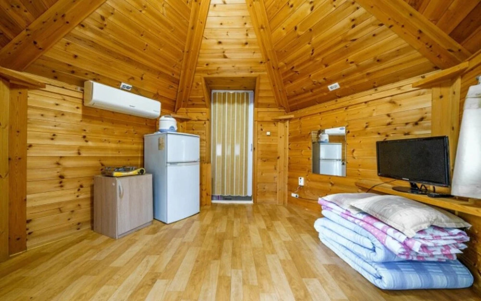 Youngwol Your Castle Bed and Breakfast