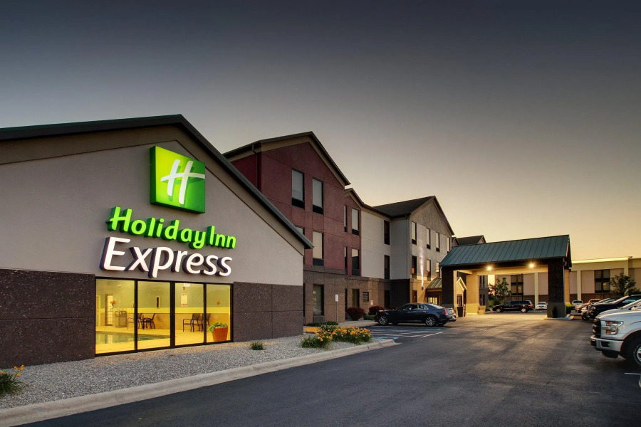 Holiday Inn Express & Suites Lebanon by IHG