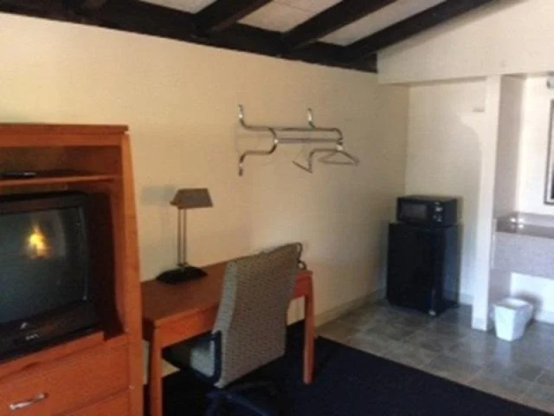 Budget Inn - Madison