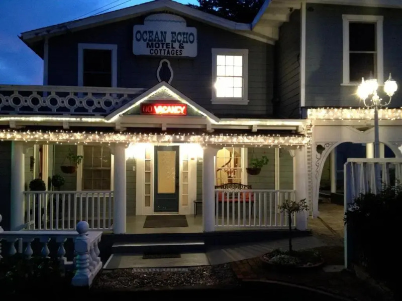 Ocean Echo Inn and Beach Cottages
