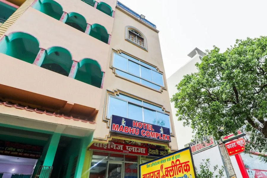 Spot On 45094 Hotel Madhu Complex