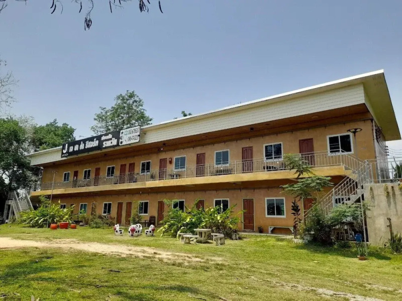 Jayzada Fang Resort