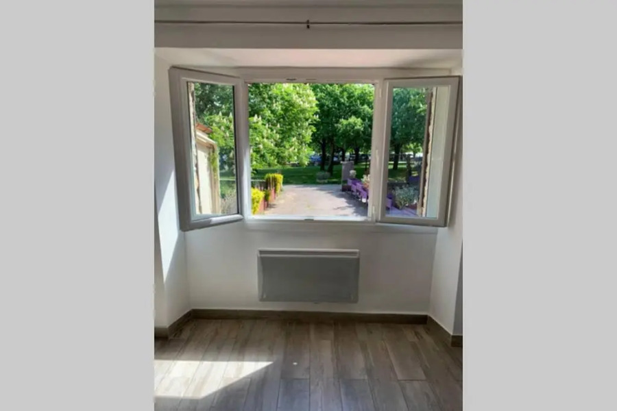 2 Pieces de Charme Au Coeur du Village de Cabris