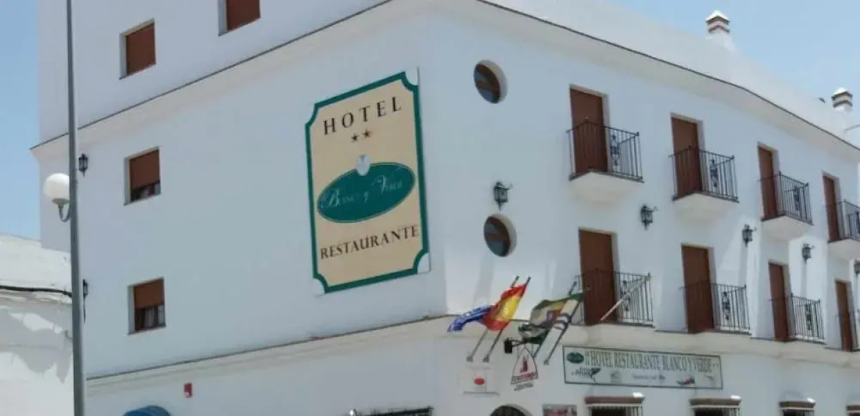 Hotel Restaurante Blanco y Verde