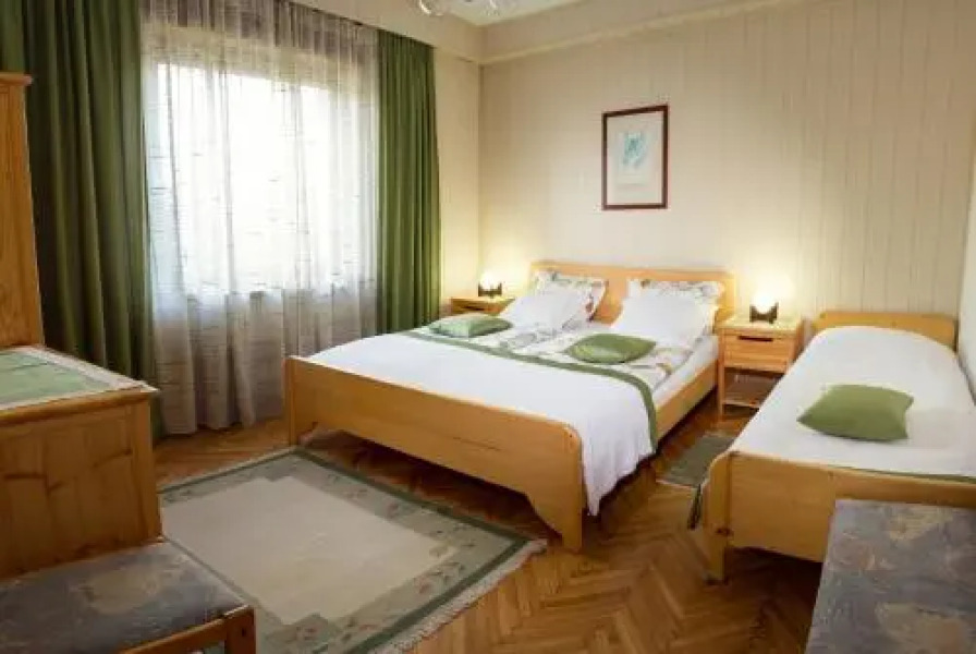 Apartment & rooms Grmek