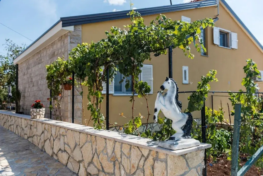 Villa With 5 Bedrooms in Slivno, With Wonderful Mountain View, Private