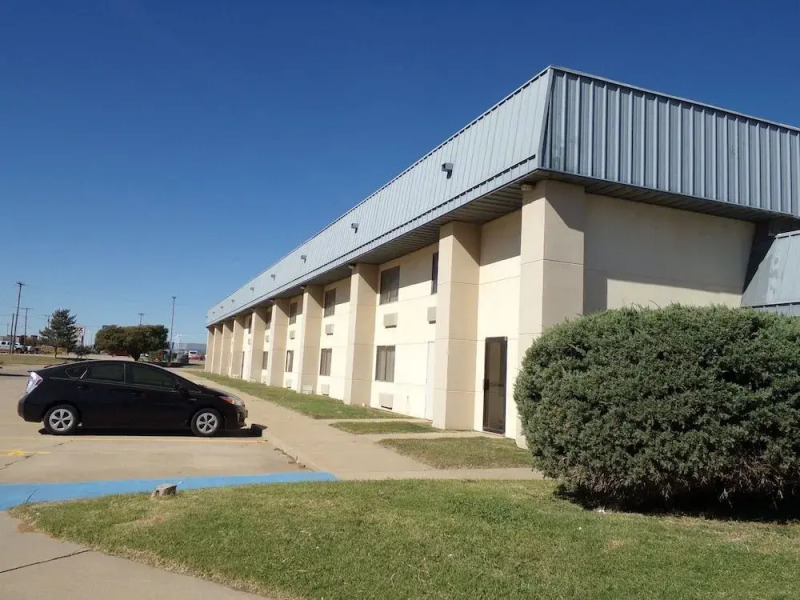 Super 8 By Wyndham Altus