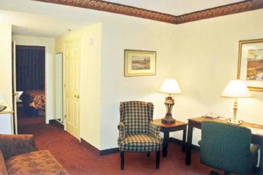Country Inn Suites Sanibel Gateway