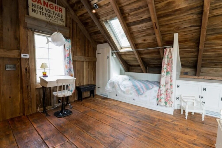 411 Stage Harbor Road - Two Bedroom House