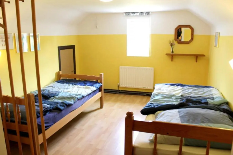 2 bedrooms house with garden at Laghy