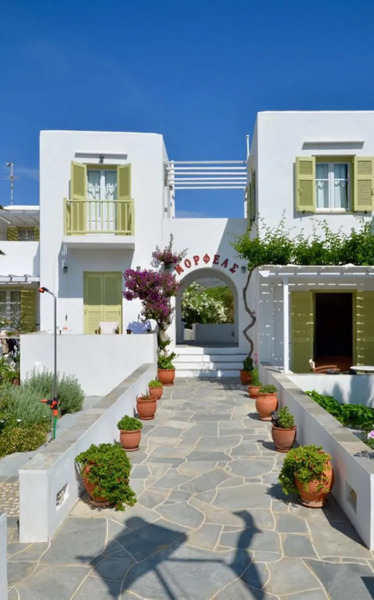 Morpheas Pension Rooms & Apartments