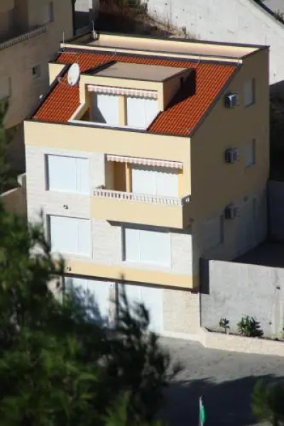 Apartments Villa Astra & Pinija