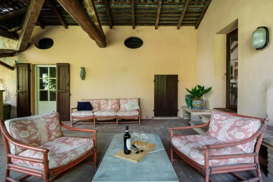 Splendido apt con piscina e parking a Colorno