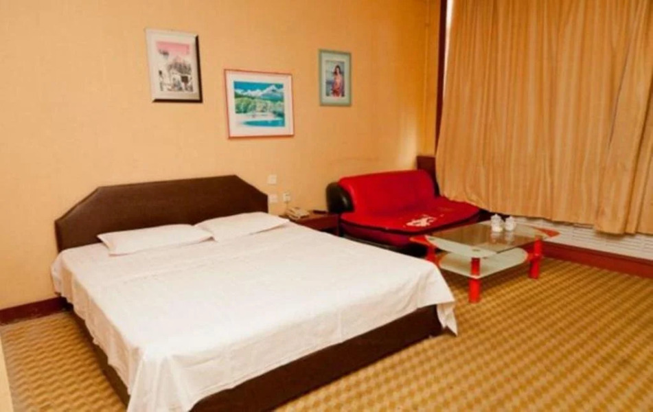 Zouping Mingzhu Business Hotel