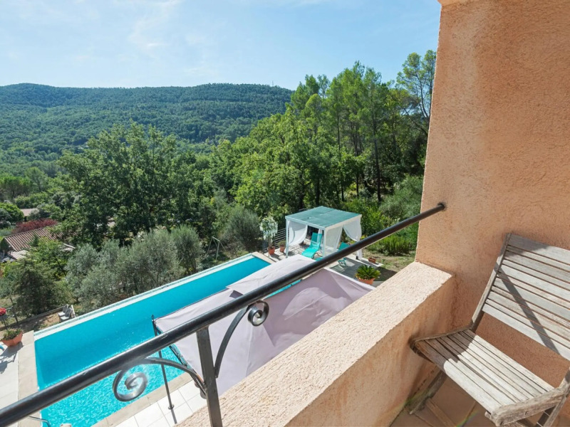 Spacious Villa in Bargemon With Swimming Pool and Airconditioning