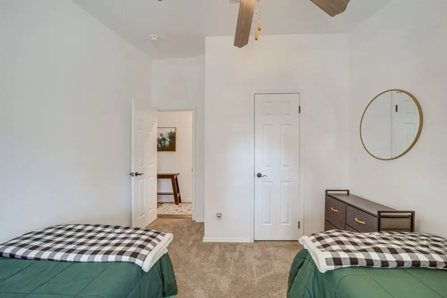 Mtn Views + Playground: Family-friendly Pine Cabin