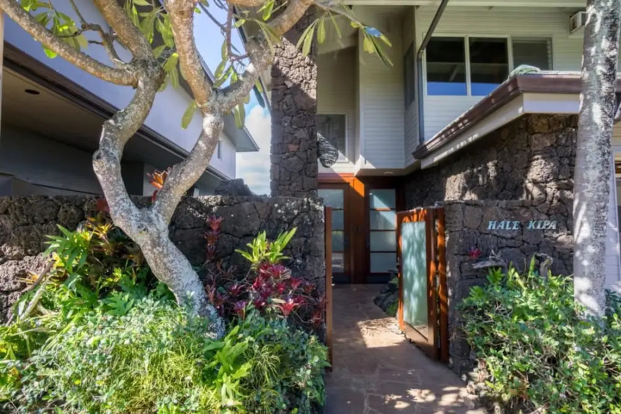 Hale Kipa Perched on the Bluffs