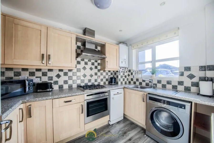 Lavish 3br House W/ Garden - Osb