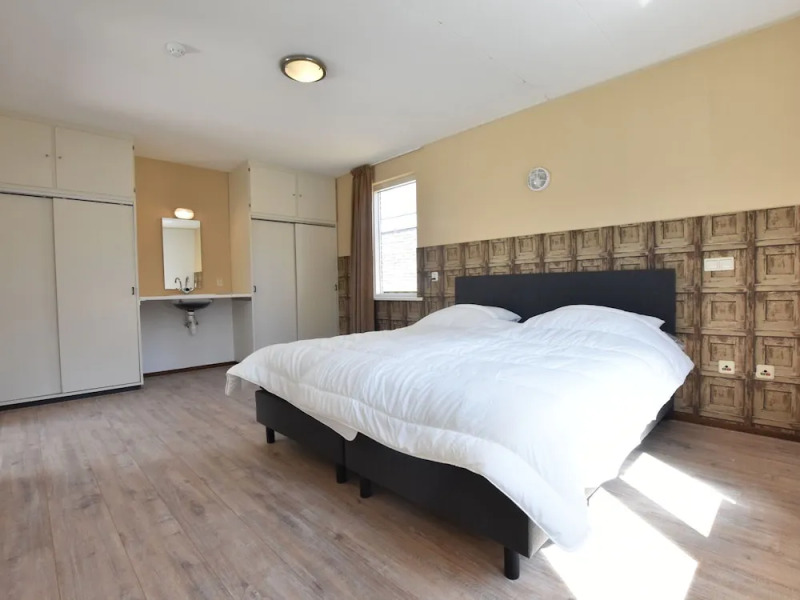 Holiday home in Dalfsen with terrace and garden with barbecue