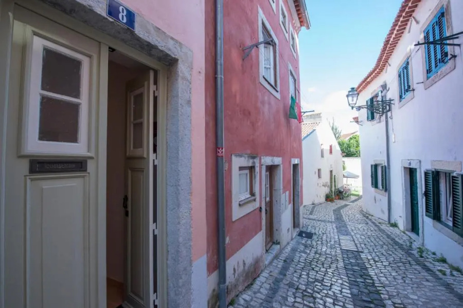 Portugal here I Come - Alfama-Castelo