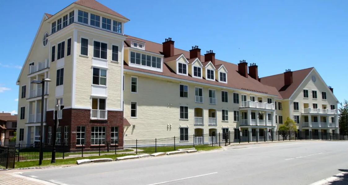 Long Trail House - Stratton Mountain