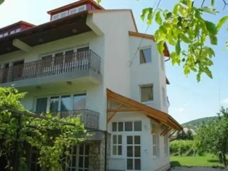 Tip-Top Apartmenthouse