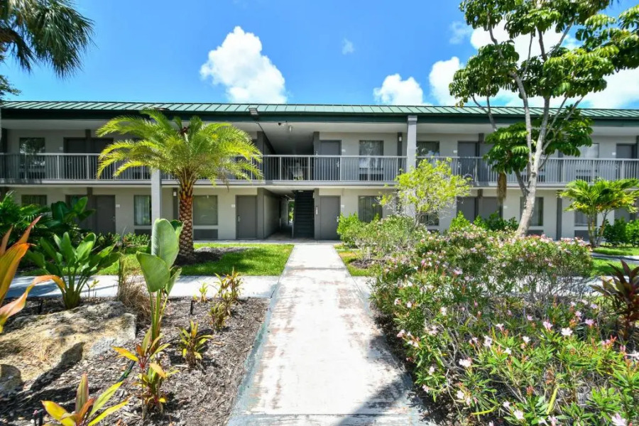 Ramad 612 - Pool, Bunk Beds, Huge TV, Tiki Bar